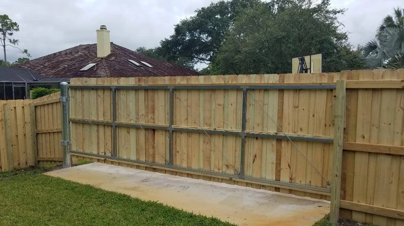 How long does a wood fence last?