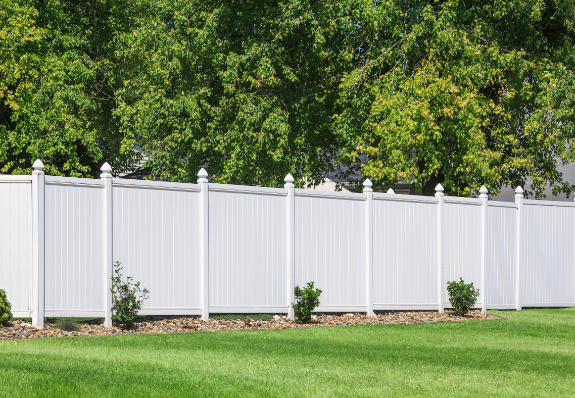 Is It Rude to Put Up a Privacy Fence in Palm Beach County, FL?
