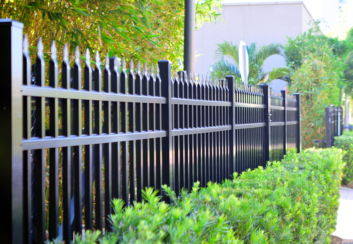 The benefits of installing a black aluminum fence in Florida
