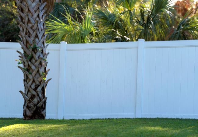 What Are Vinyl Fence Toppers?