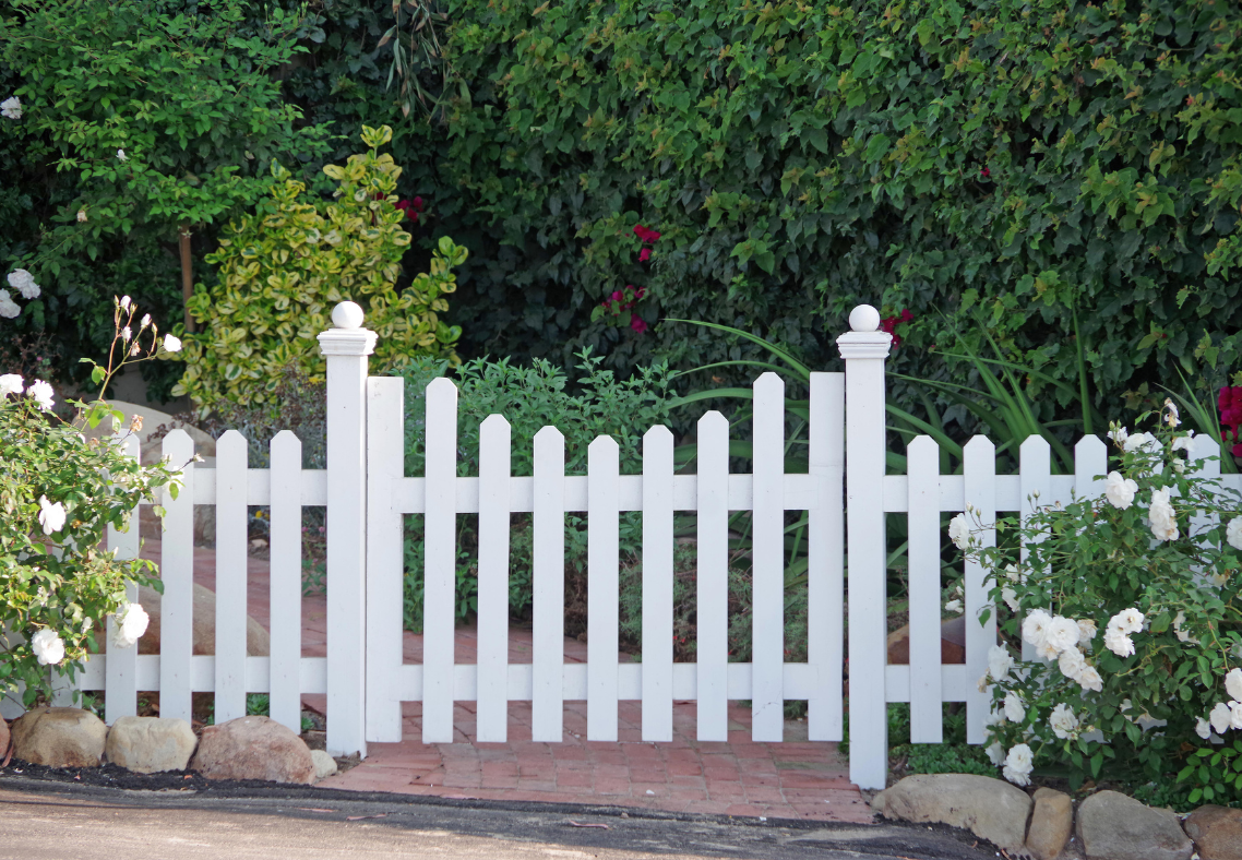 fence gate Choosing The Right Gate Style For Your Florida Home